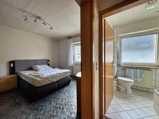 Schlaf- & Badezimmer 1. OG