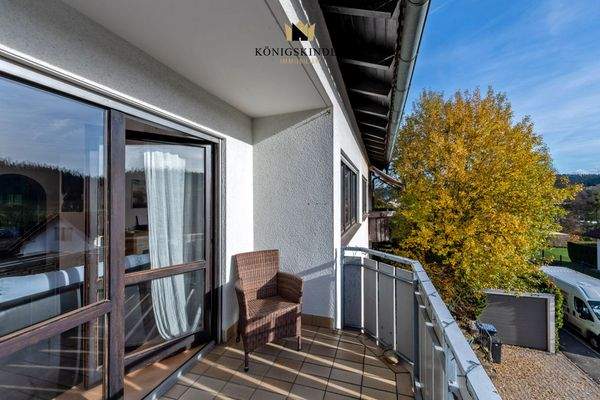 ...mit Zugang zum Balkon