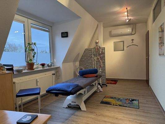 Behandlungsraum I (3).JPG