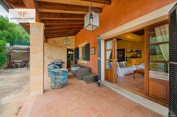 überdachte Terrasse