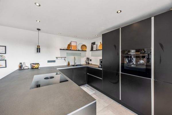 Hochwertige Einbauküche