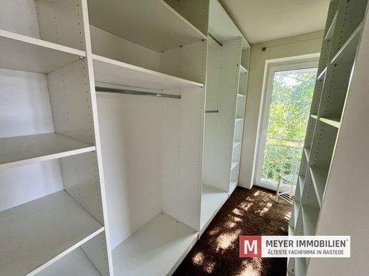 Ankleidebereich beim Elternschlafzimmer