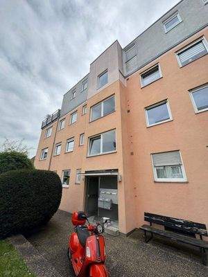 24_Eingang Wohnhaus.jpg