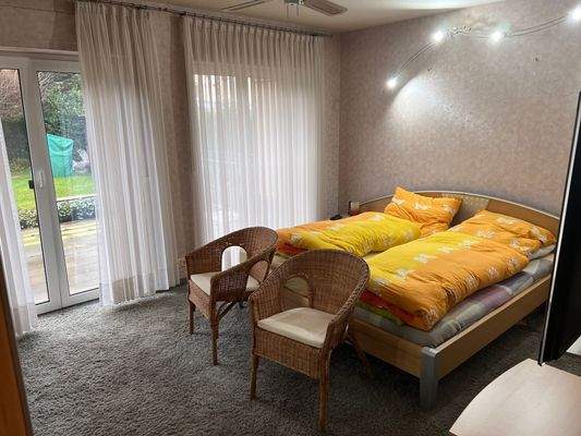 Elternschlafzimmer (EG)