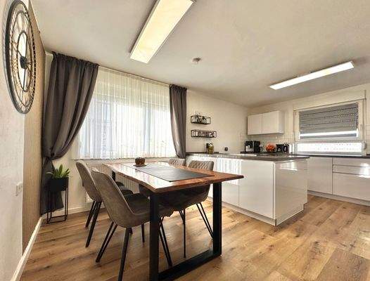 Einladende Essküche