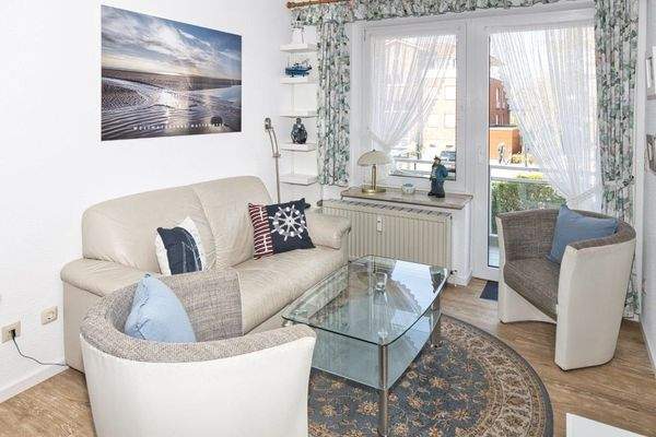 Wohnz. mit West-Balkon-Fenster