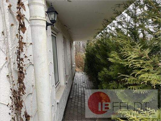 Ansicht Durchgang vorne zum Garten