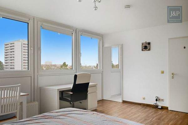 Wohn- und Schlafzimmer