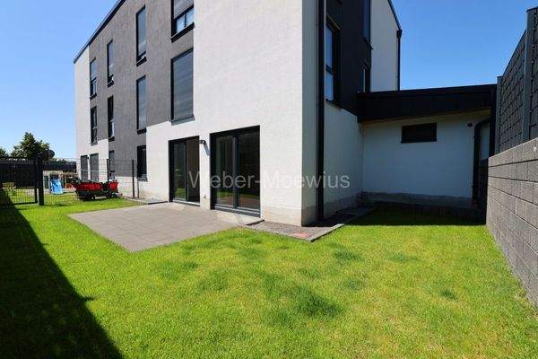 3416 Terrasse + Garten b