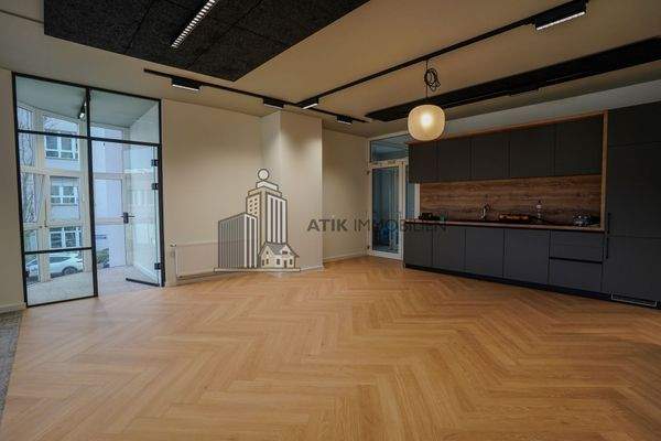 Innenbereich mit moderner EBK