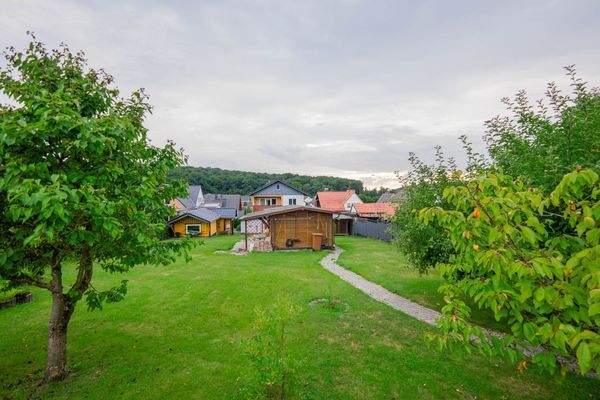 Blick vom Ende des Grundstücks