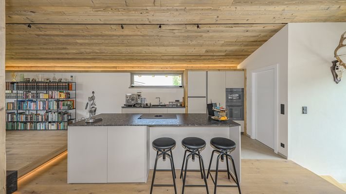 KITZIMMO-Exklusive Luxusvilla mit Kaiserblick in Toplage - Immobilien Going.