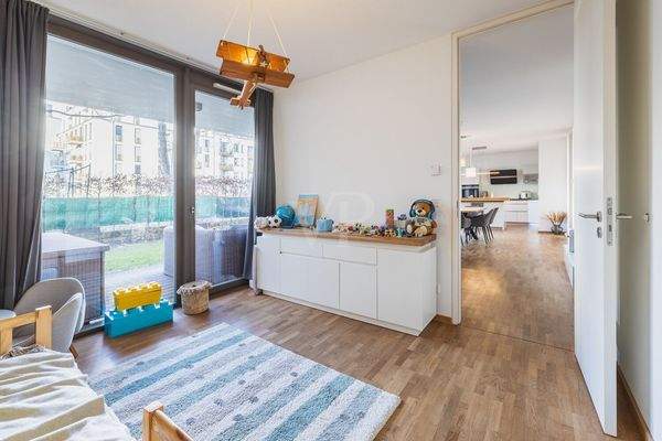 Kinder-/Arbeits- oder Gästezimmer