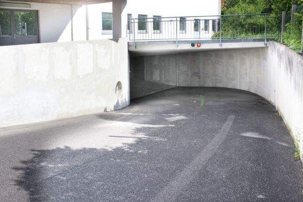 Tiefgaragenzufahrt