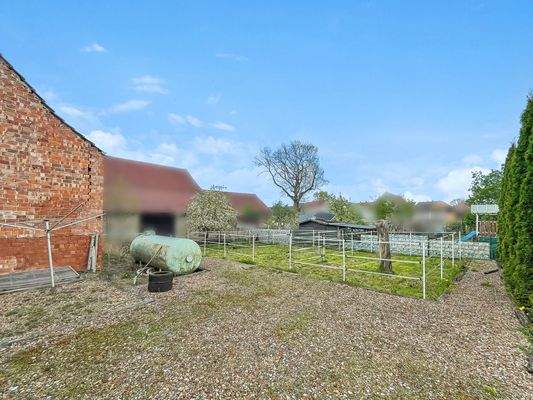 Flüssiggastank im Hintergarten