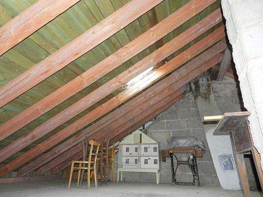 Dachstuhl und Speicher