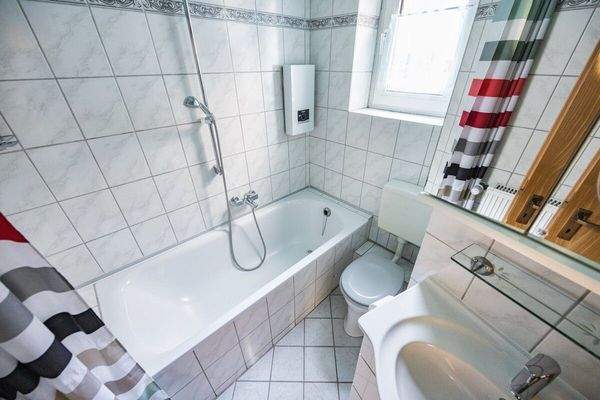 Badezimmer mit Badewanne