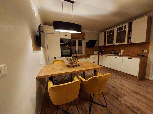 ... mit Einbauküche