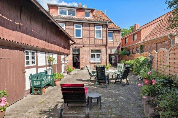 Hinteransicht + Innenhof