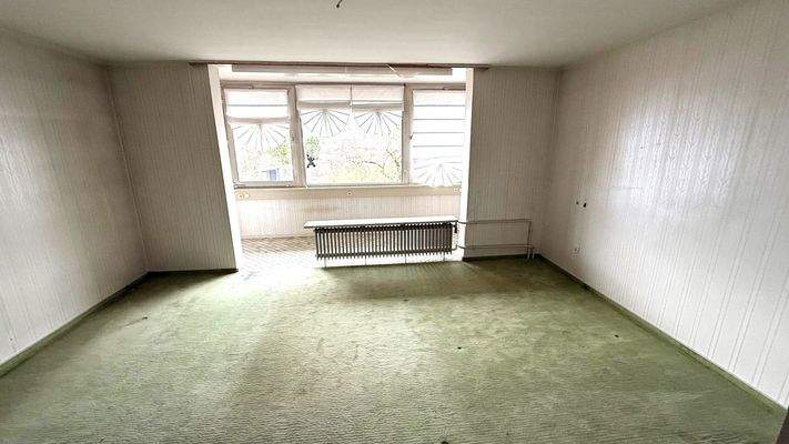 Geräumiges Wohnzimmer