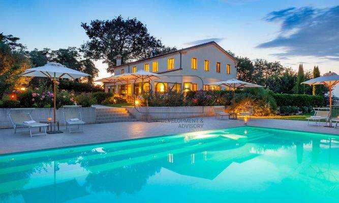 Luxusvilla mit Gästehaus und Panoramablick – Nähe Adria, Marken