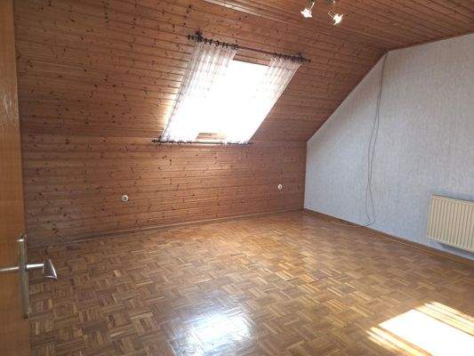 Schlafzimmer 3 DG.jpg