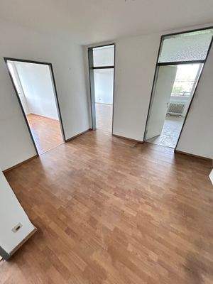 Helle Diele mit Holzboden