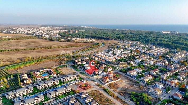 Detached House with Private Pool and Garden for Sale in Belek