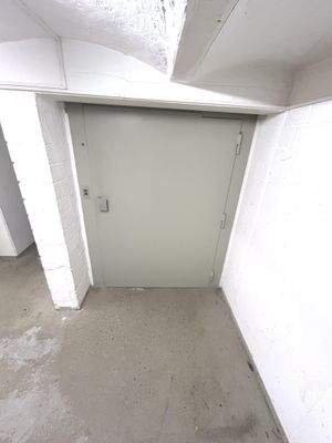 KG, Aufzug groß bis EG