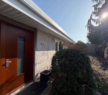 Die seitliche Ansicht am Eingang
