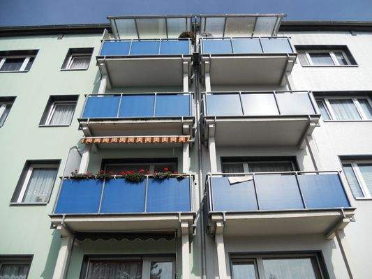 Wohnblock Hinteransicht