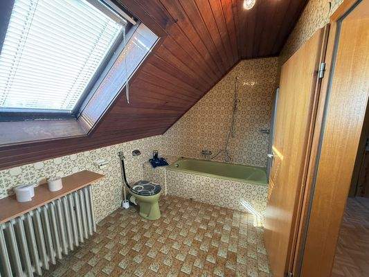 Badezimmer Wohnung DG