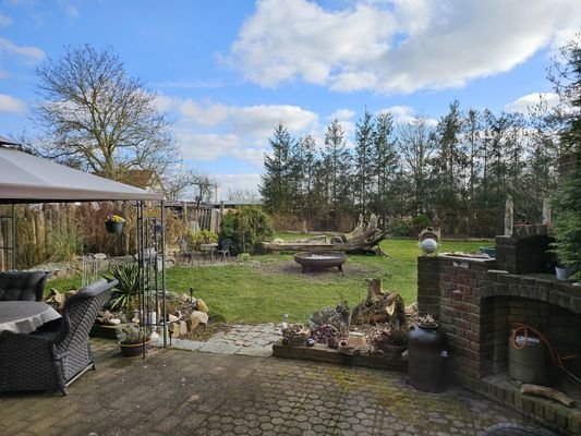 Terrasse m. Gartenblick
