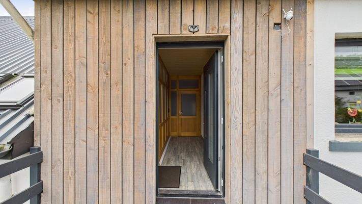 CAM03143G0-PR0192-STILL006