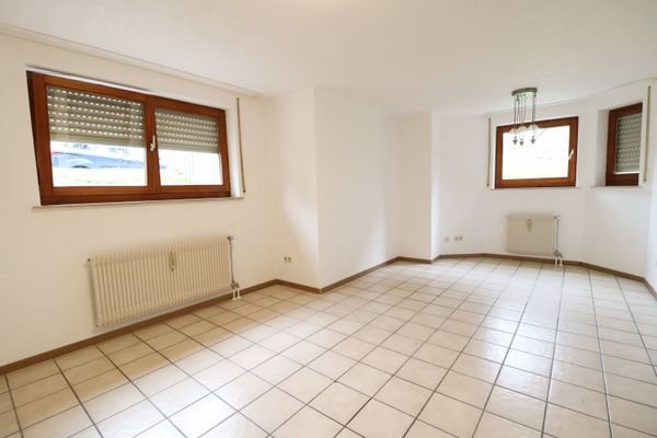 Wohn- und Esszimmer Bild 1