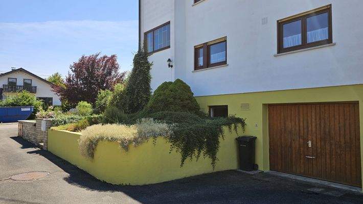 abschließbare Garage mit direktem Zugang ins Haus