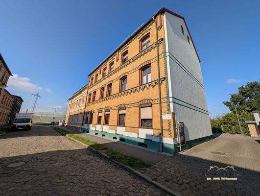 Straßenansicht seitlich