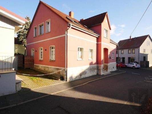  Neben dem Haus STELLPLÄTZE