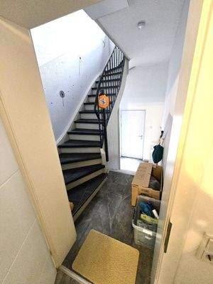 EG, Treppenhaus, Hauseingangstür