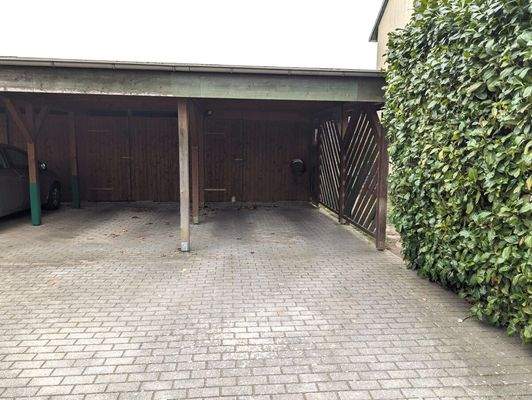 Carport (Mitte) inkl. Abstellraum