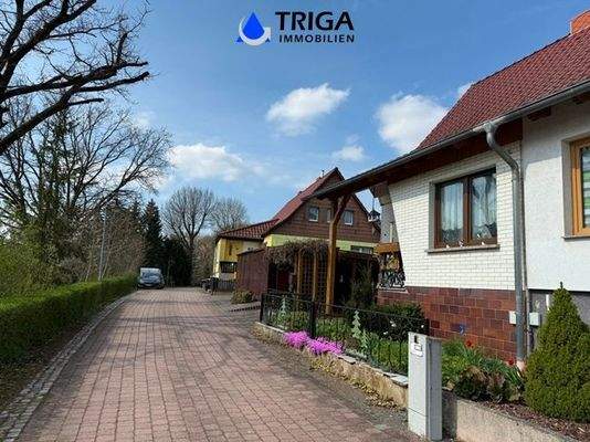 Straße vor dem Haus 