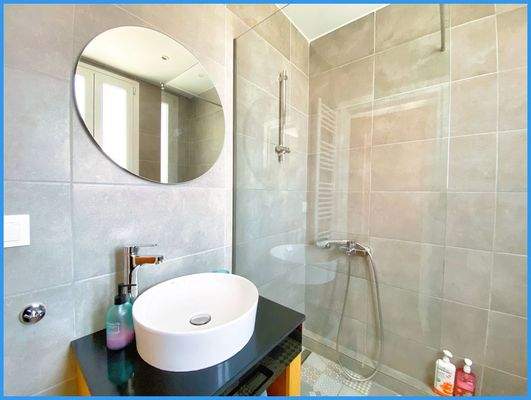 986eda8848e941998e3ad08b37550a34-original