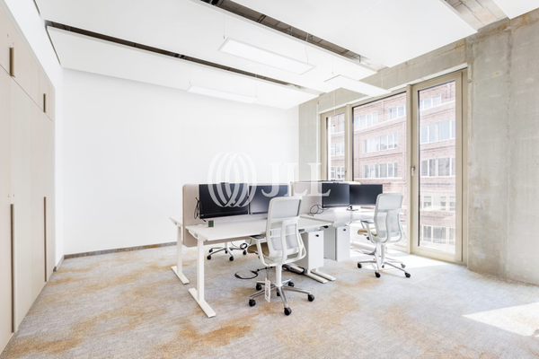 Büro JLL