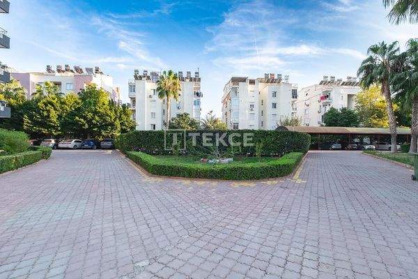 5-Bedroom Duplex Apartment with Shared Pool in Antalya Lara