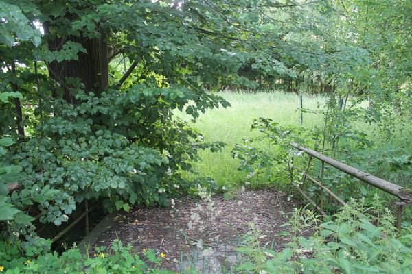 Brücke zum Garten.JPG