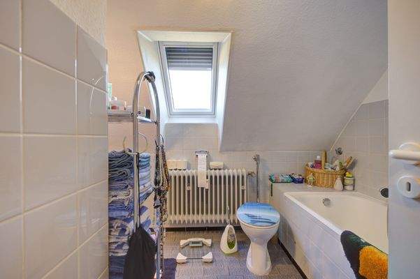 DG 2-Zimmerwohnung Bad