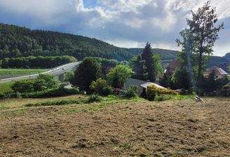 Blick vom Grundstück auf den Zirkelstein und Brück