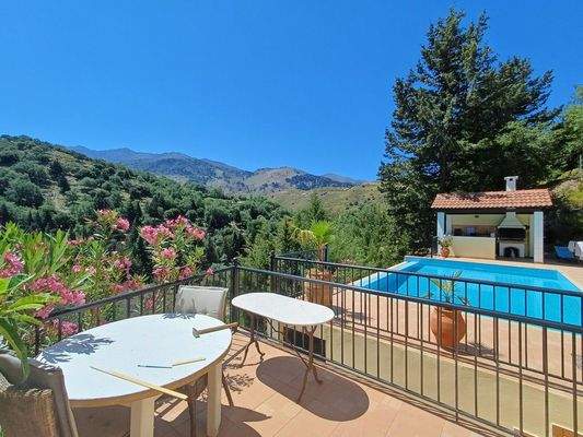 Villa-For-Sale-In-Theriso-Chania20240621_114656.jp