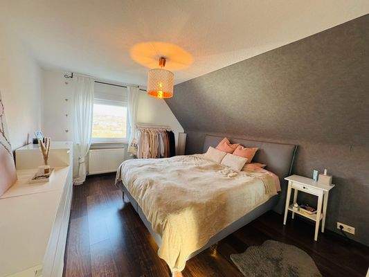 Schlafzimmer 1 im DG