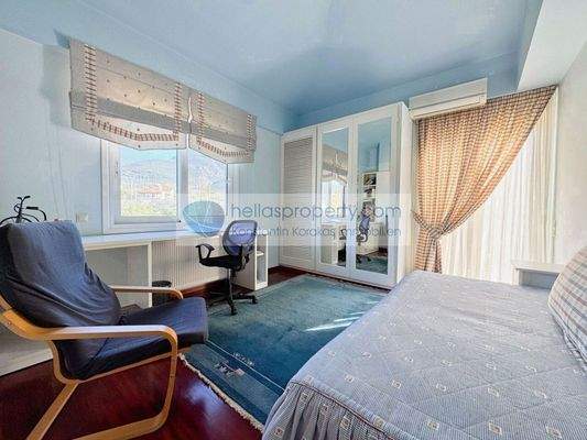 176b511025144122bc2a7a3ab4c2c10e-original